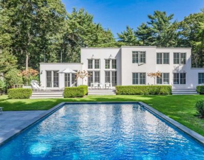 Luxury, heated pool villa in East Hampton